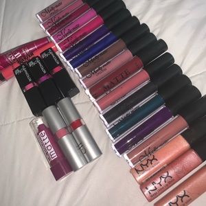 Full Never used lipstick set